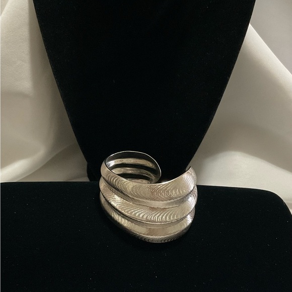 Avon Jewelry - Avon Breathless Collection Swirl Cuff Bracelet (1987)